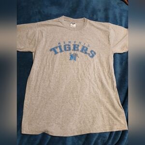 Gray Memphis Tigers T-Shirt. Adult M‎